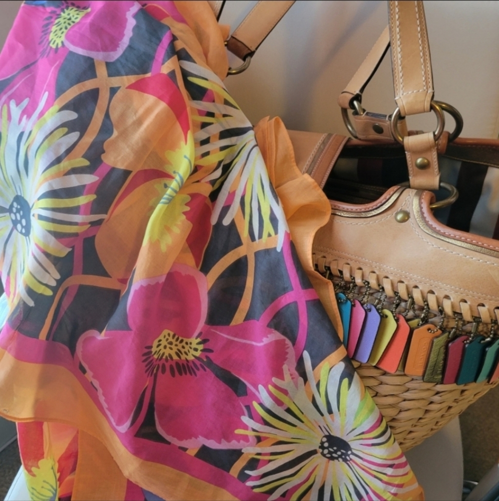 Vera Bradley Large Floral Scarf Sarong ~ Retired Jazzy Blooms ~Bright & Colorful - Picture 6 of 14
